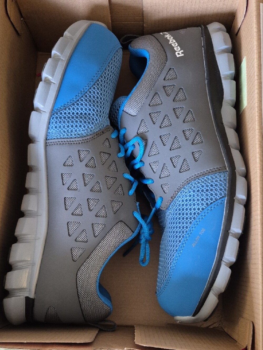 Reebok Gray and Blue Lightweight Running Shoes - Picture 2 of 7